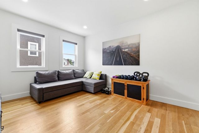34 Heath St 3, Somerville, MA 02145
