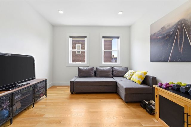 34 Heath St 3, Somerville, MA 02145
