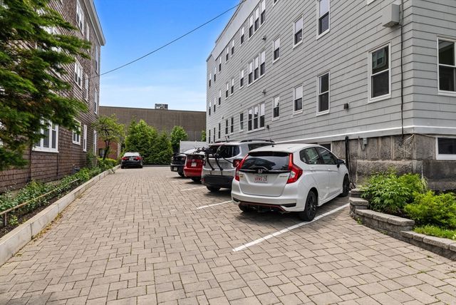 34 Heath St 3, Somerville, MA 02145
