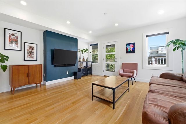 34 Heath St 3, Somerville, MA 02145