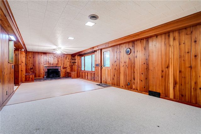 202 Nob Hl, Irondequoit, NY 14617