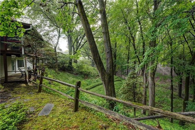 202 Nob Hl, Irondequoit, NY 14617
