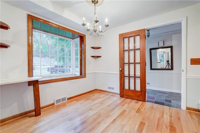 202 Nob Hl, Irondequoit, NY 14617