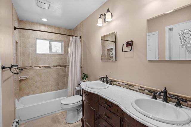 15 New York Avenue, Deer Park, NY 11729