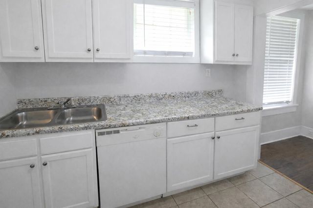 244 N BELLEVUE BLVD, Memphis, TN 38105