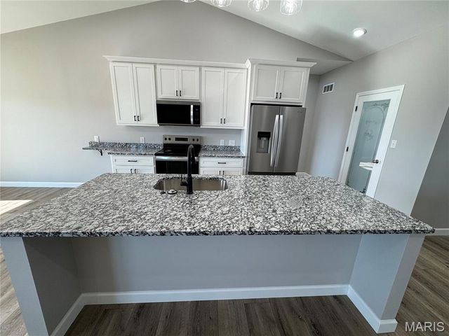 726 Deerfield Lane, Farmington, MO 63640