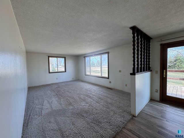 46535 280th St Street, Lennox, SD 57039