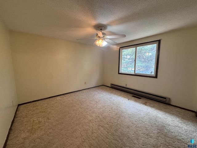 46535 280th St Street, Lennox, SD 57039