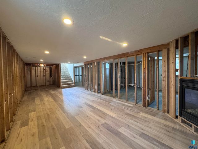 46535 280th St Street, Lennox, SD 57039