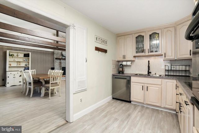 359 CHURCHILL AVE, Hamilton, NJ 08610