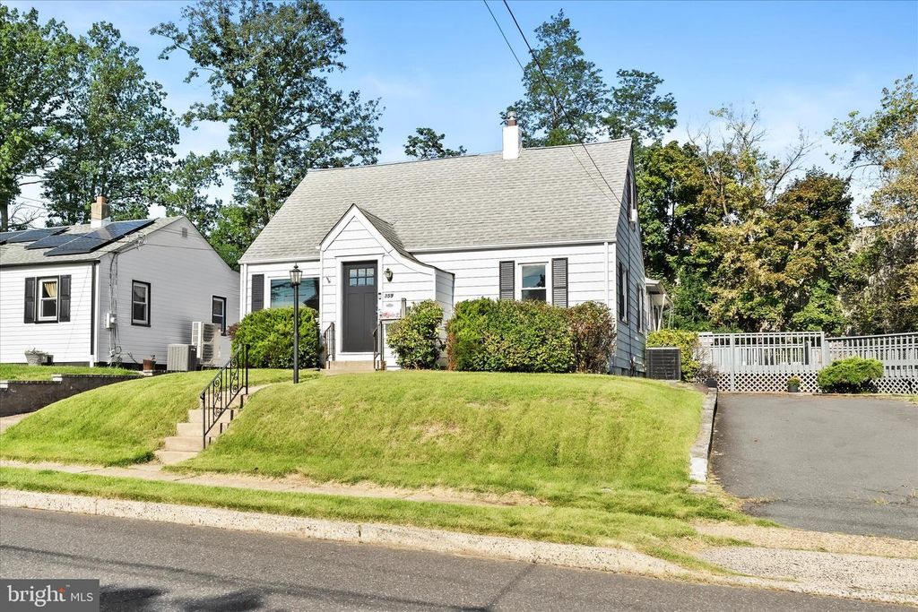359 CHURCHILL AVE, HAMILTON, NJ 08610 — exterior