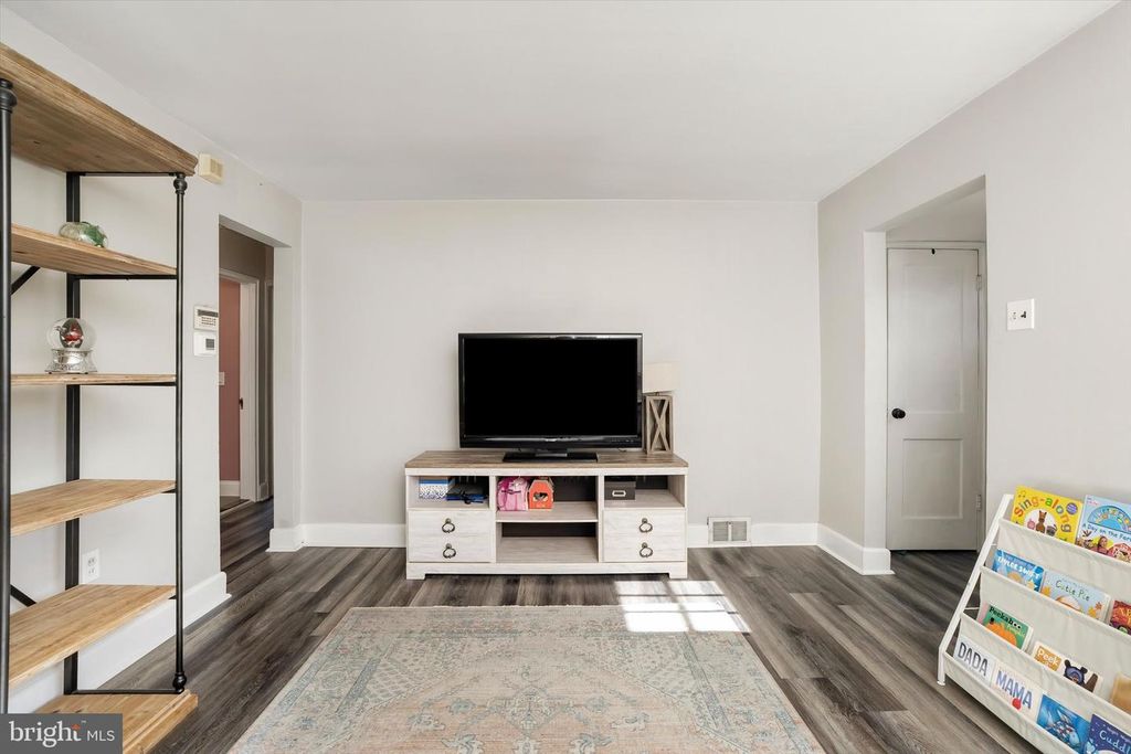 359 CHURCHILL AVE, HAMILTON, NJ 08610 — photo 4