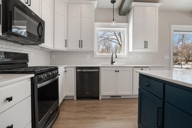 2757 COUNTY ROAD EE, Abrams, WI 54101