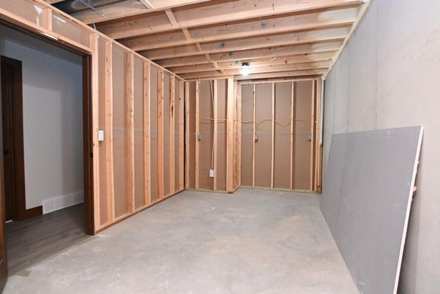 2757 COUNTY ROAD EE, Abrams, WI 54101