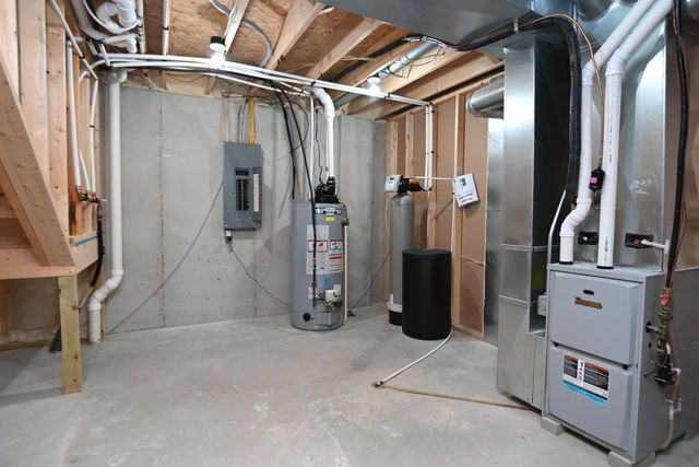 2757 COUNTY ROAD EE, Abrams, WI 54101