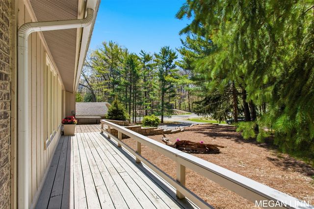 7135 Lakeshore Avenue, West Olive, MI 49460