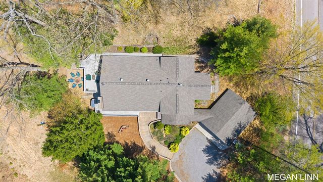 7135 Lakeshore Avenue, West Olive, MI 49460