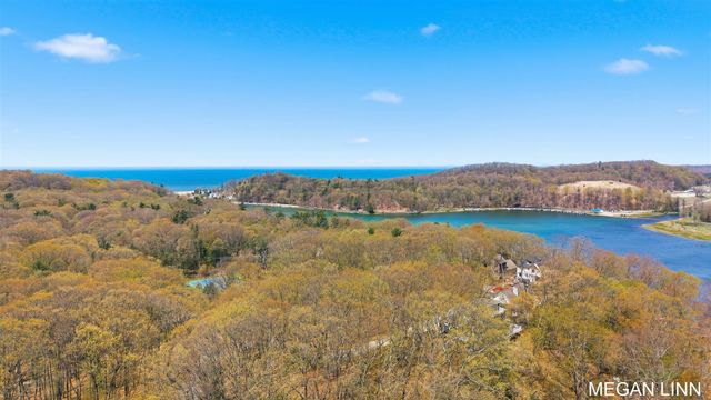 7135 Lakeshore Avenue, West Olive, MI 49460