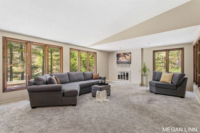 7135 Lakeshore Avenue, West Olive, MI 49460