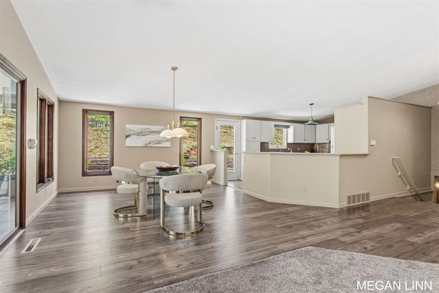 7135 Lakeshore Avenue, West Olive, MI 49460