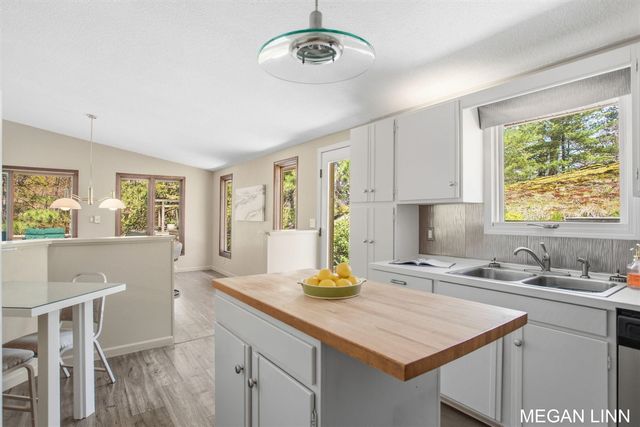 7135 Lakeshore Avenue, West Olive, MI 49460