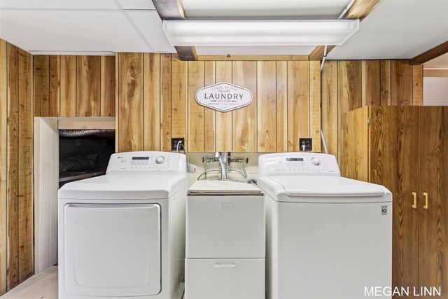 7135 Lakeshore Avenue, West Olive, MI 49460