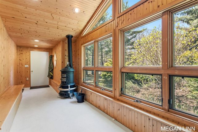 7135 Lakeshore Avenue, West Olive, MI 49460