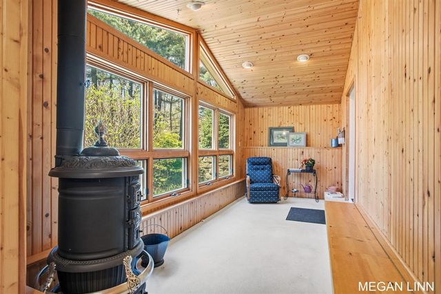 7135 Lakeshore Avenue, West Olive, MI 49460