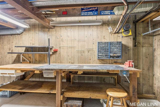 7135 Lakeshore Avenue, West Olive, MI 49460