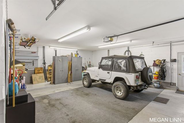 7135 Lakeshore Avenue, West Olive, MI 49460