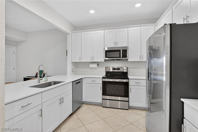 2821 Citrus ST, Naples, FL 34120