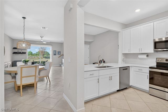 2821 Citrus ST, Naples, FL 34120