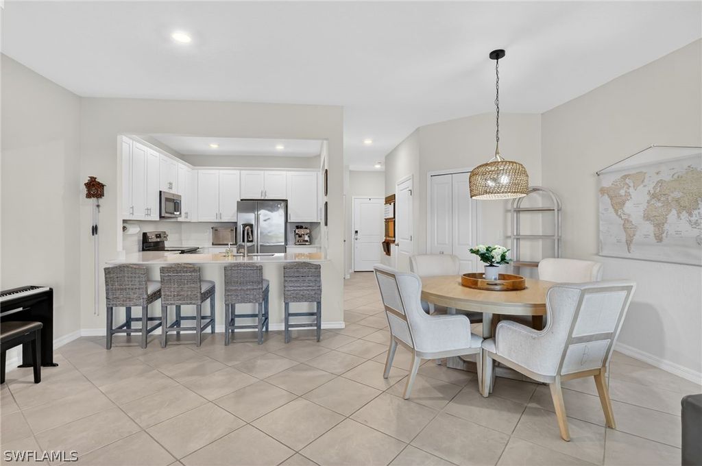 2821 Citrus ST, Naples, FL 34120