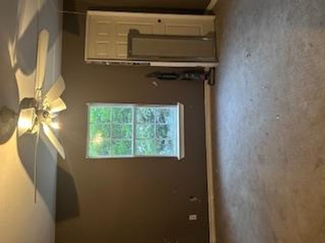 1017 W 3rd ST W, Taylor, TX 76574