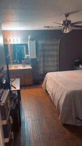 1017 W 3rd ST W, Taylor, TX 76574