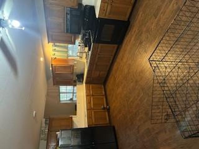 1017 W 3rd ST W, Taylor, TX 76574