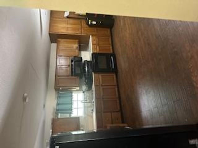 1017 W 3rd ST W, Taylor, TX 76574