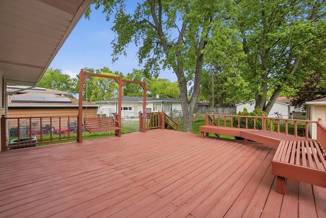 18833 Park Avenue, Lansing, IL 60438
