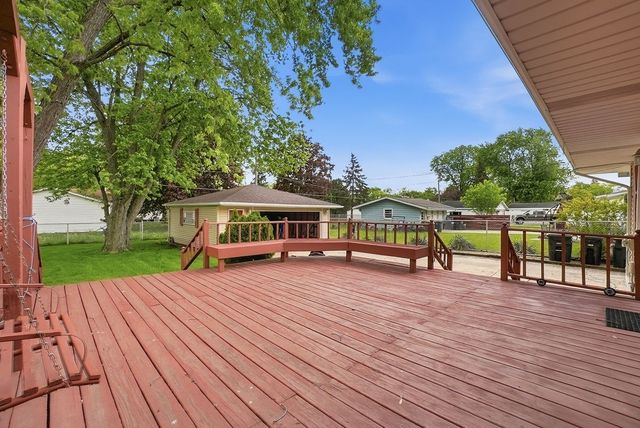 18833 Park Avenue, Lansing, IL 60438
