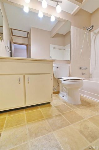 1005 Pocono Trail, Ballwin, MO 63021