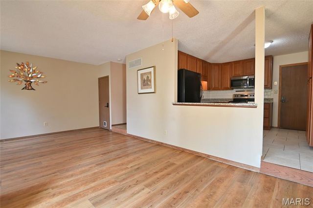 1005 Pocono Trail, Ballwin, MO 63021