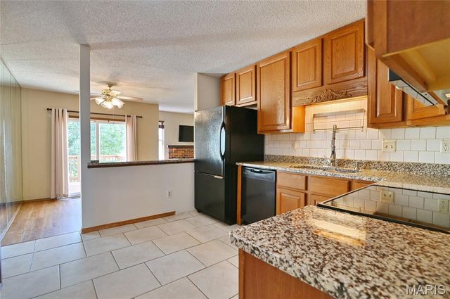 1005 Pocono Trail, Ballwin, MO 63021