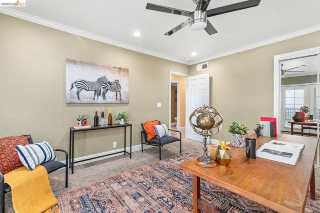 7523 Outlook Ave, Oakland, CA 94605