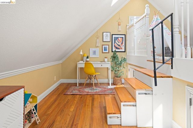 7523 Outlook Ave, Oakland, CA 94605