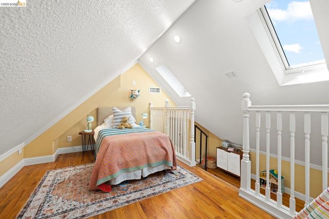 7523 Outlook Ave, Oakland, CA 94605