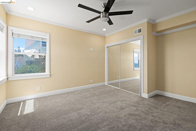 7523 Outlook Ave, Oakland, CA 94605
