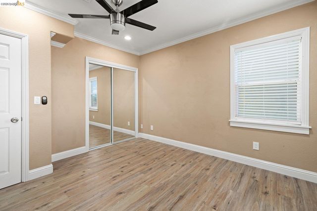 7523 Outlook Ave, Oakland, CA 94605