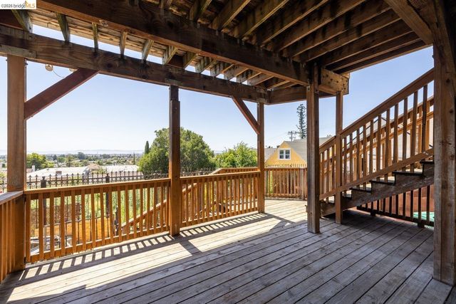 7523 Outlook Ave, Oakland, CA 94605