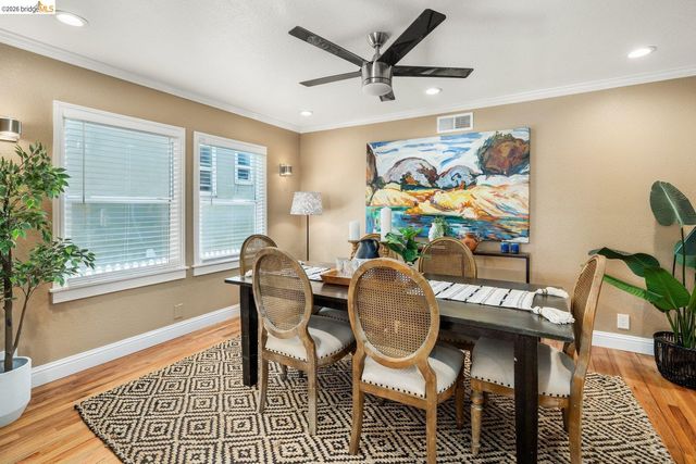 7523 Outlook Ave, Oakland, CA 94605