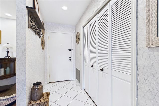 300 E Dundee Road 310, Buffalo Grove, IL 60089